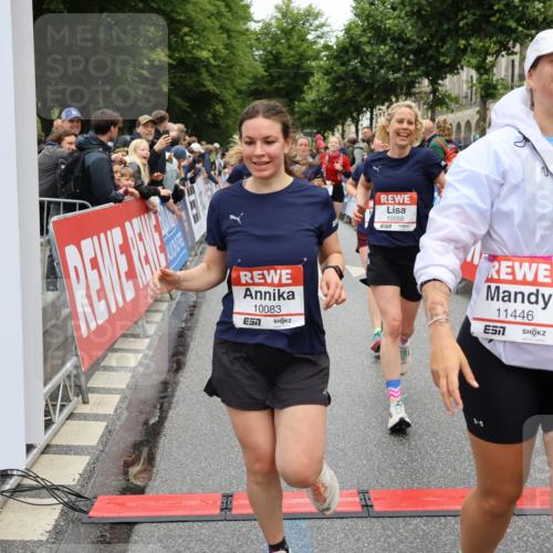 14.06.2026 - REWE Women's Run Strokosch-Dieckow http://msf.ph/oto/9774900 14.06.2026 10:00:06 Ziel 10055, 10058, 10082, 10083, 10093, 10302, 10391, 10556, 10565, 10732, 10776, 10777, 11138, 11269, 11353, 11385, 11441, 11446 meine-sportfotos.de
