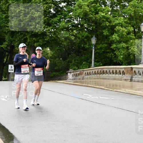 14.06.2026 - REWE Women's Run Dr. Thomas Lammeyer http://msf.ph/oto/9774924 14.06.2026 09:56:19 Laufen 3, 11151, 57, 10630 meine-sportfotos.de
