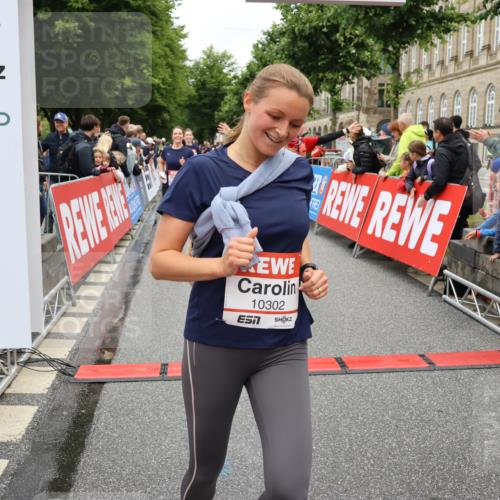 14.06.2026 - REWE Women's Run Strokosch-Dieckow http://msf.ph/oto/9774966 14.06.2026 10:00:09 Ziel 10055, 10058, 10082, 10083, 10302, 10391, 10565, 10732, 10776, 10777, 10820, 11138, 11269, 11353, 11385, 11446 meine-sportfotos.de