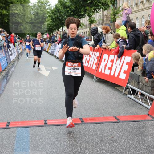 14.06.2026 - REWE Women's Run Strokosch-Dieckow http://msf.ph/oto/9774982 14.06.2026 09:56:15 Ziel 10089, 10211, 10387, 10451, 10561, 10737, 10923, 11313 meine-sportfotos.de
