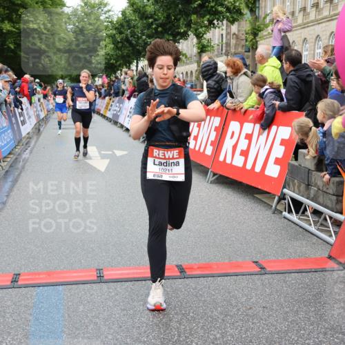 14.06.2026 - REWE Women's Run Strokosch-Dieckow http://msf.ph/oto/9774995 14.06.2026 09:56:15 Ziel 10089, 10211, 10387, 10451, 10561, 10737, 10923, 11313 meine-sportfotos.de