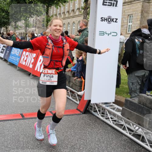 14.06.2026 - REWE Women's Run Strokosch-Dieckow http://msf.ph/oto/9775004 14.06.2026 10:00:10 Ziel 10055, 10058, 10082, 10083, 10302, 10391, 10565, 10732, 10776, 10777, 10820, 11269, 11353, 11385, 11446 meine-sportfotos.de