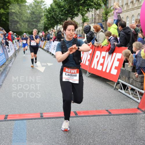 14.06.2026 - REWE Women's Run Strokosch-Dieckow http://msf.ph/oto/9775007 14.06.2026 09:56:15 Ziel 10089, 10211, 10387, 10451, 10561, 10737, 10923, 11313 meine-sportfotos.de