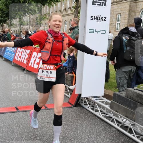 14.06.2026 - REWE Women's Run Strokosch-Dieckow http://msf.ph/oto/9775017 14.06.2026 10:00:10 Ziel 10055, 10058, 10082, 10083, 10302, 10391, 10565, 10732, 10776, 10777, 10820, 11269, 11353, 11385, 11446 meine-sportfotos.de