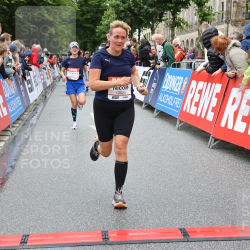 14.06.2026 - REWE Women's Run Strokosch-Dieckow http://msf.ph/oto/9775018 14.06.2026 09:56:17 Ziel 10211, 10387, 10451, 10737, 10816, 10923, 11313 meine-sportfotos.de