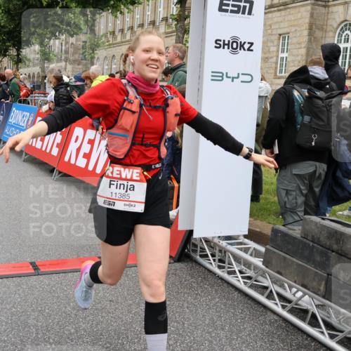 14.06.2026 - REWE Women's Run Strokosch-Dieckow http://msf.ph/oto/9775030 14.06.2026 10:00:10 Ziel 10055, 10058, 10082, 10083, 10302, 10391, 10565, 10732, 10776, 10777, 10820, 11269, 11353, 11385, 11446 meine-sportfotos.de