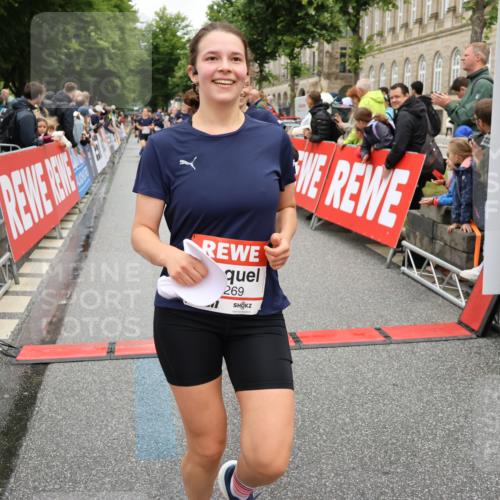 14.06.2026 - REWE Women's Run Strokosch-Dieckow http://msf.ph/oto/9775066 14.06.2026 10:00:11 Ziel 10055, 10058, 10082, 10083, 10302, 10565, 10732, 10776, 10777, 10820, 10839, 10840, 11269, 11385, 11446 meine-sportfotos.de