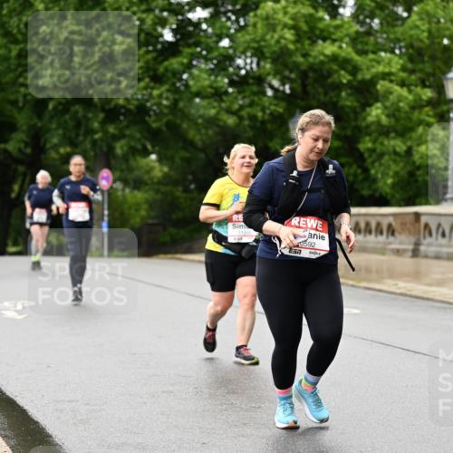 14.06.2026 - REWE Women's Run Dr. Thomas Lammeyer http://msf.ph/oto/9775073 14.06.2026 09:56:49 Laufen 11, 000, 0592 meine-sportfotos.de