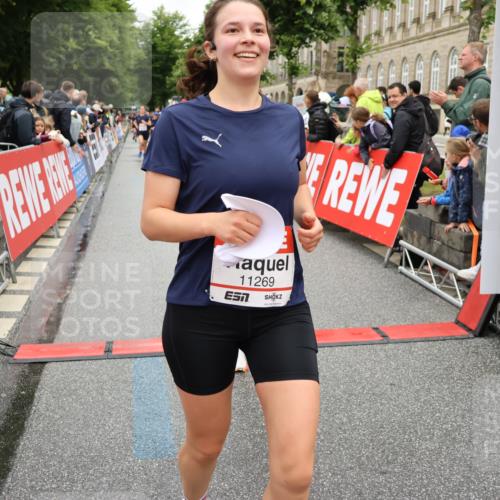 14.06.2026 - REWE Women's Run Strokosch-Dieckow http://msf.ph/oto/9775077 14.06.2026 10:00:11 Ziel 10055, 10058, 10082, 10083, 10302, 10565, 10732, 10776, 10777, 10820, 10839, 10840, 11269, 11385, 11446 meine-sportfotos.de