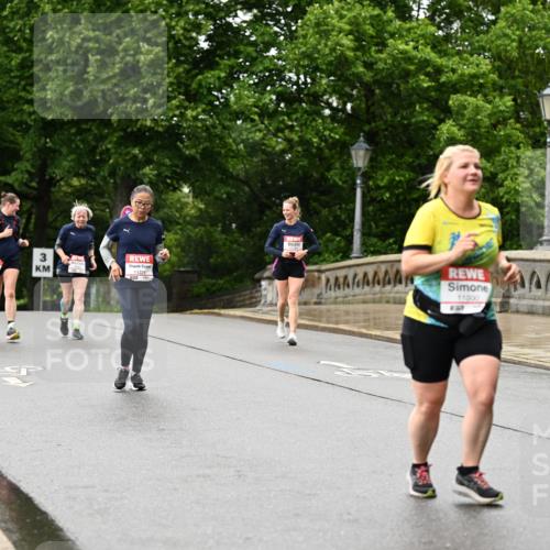 14.06.2026 - REWE Women's Run Dr. Thomas Lammeyer http://msf.ph/oto/9775084 14.06.2026 09:56:50 Laufen 3, 11226, 11, 000 meine-sportfotos.de
