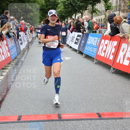 14.06.2026 - REWE Women's Run Strokosch-Dieckow http://msf.ph/oto/9775091 14.06.2026 09:56:18 Ziel 10211, 10451, 10737, 10816, 10923, 11313 meine-sportfotos.de