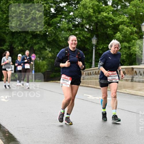 14.06.2026 - REWE Women's Run Dr. Thomas Lammeyer http://msf.ph/oto/9775101 14.06.2026 09:56:56 Laufen 10865, 657, 10866, 7 meine-sportfotos.de