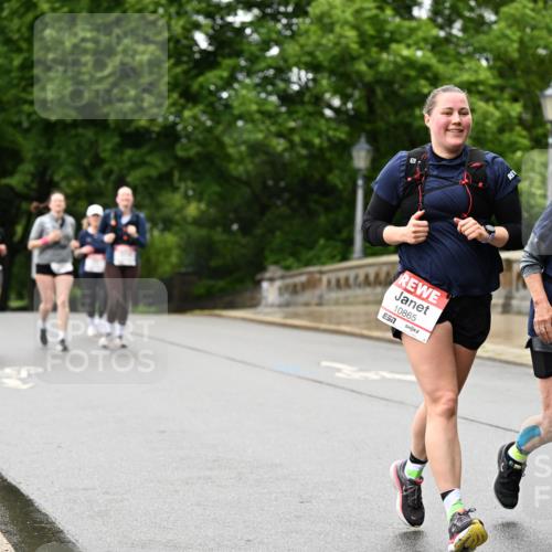14.06.2026 - REWE Women's Run Dr. Thomas Lammeyer http://msf.ph/oto/9775111 14.06.2026 09:56:57 Laufen 10865, 7, 10866, 7 meine-sportfotos.de