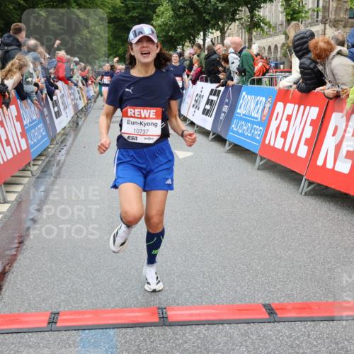 14.06.2026 - REWE Women's Run Strokosch-Dieckow http://msf.ph/oto/9775119 14.06.2026 09:56:18 Ziel 10211, 10451, 10737, 10816, 10923, 11313 meine-sportfotos.de