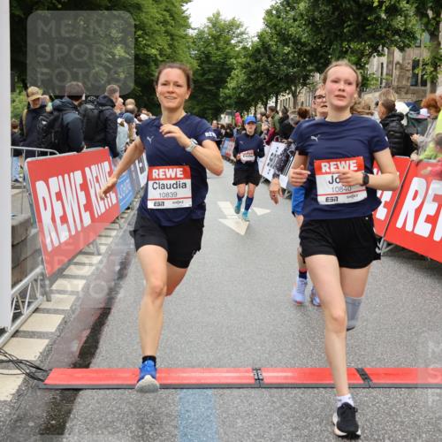 14.06.2026 - REWE Women's Run Strokosch-Dieckow http://msf.ph/oto/9775134 14.06.2026 10:00:15 Ziel 10090, 10302, 10715, 10732, 10776, 10820, 10839, 10840, 11269, 11369, 11385 meine-sportfotos.de