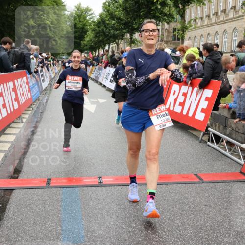 14.06.2026 - REWE Women's Run Strokosch-Dieckow http://msf.ph/oto/9775188 14.06.2026 10:00:17 Ziel 10090, 10602, 10715, 10820, 10839, 10840, 10995, 11269, 11369, 11385 meine-sportfotos.de