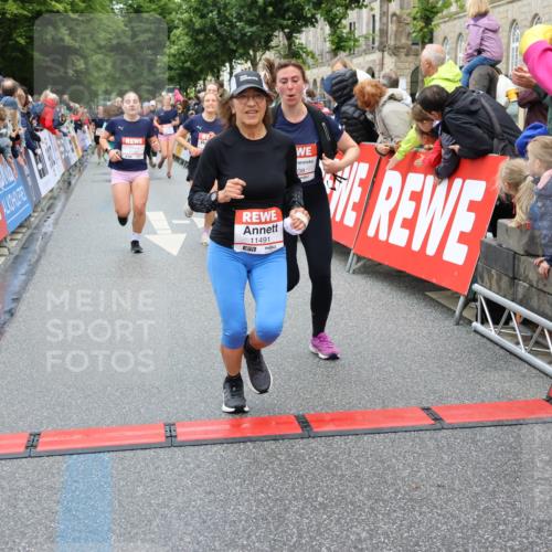 14.06.2026 - REWE Women's Run Strokosch-Dieckow http://msf.ph/oto/9775200 14.06.2026 09:56:23 Ziel 10563, 10737, 10774, 10816, 10838, 10867, 10923, 11491, 11526 meine-sportfotos.de
