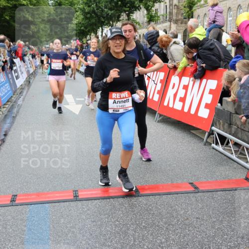 14.06.2026 - REWE Women's Run Strokosch-Dieckow http://msf.ph/oto/9775212 14.06.2026 09:56:23 Ziel 10563, 10737, 10774, 10816, 10838, 10867, 10923, 11491, 11526 meine-sportfotos.de