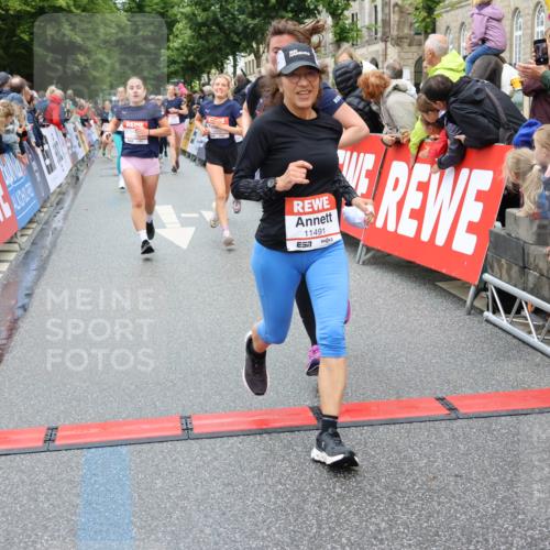 14.06.2026 - REWE Women's Run Strokosch-Dieckow http://msf.ph/oto/9775241 14.06.2026 09:56:23 Ziel 10563, 10737, 10774, 10816, 10838, 10867, 10923, 11491, 11526 meine-sportfotos.de