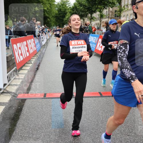 14.06.2026 - REWE Women's Run Strokosch-Dieckow http://msf.ph/oto/9775267 14.06.2026 10:00:18 Ziel 10090, 10602, 10715, 10820, 10839, 10840, 10995, 11269, 11369 meine-sportfotos.de
