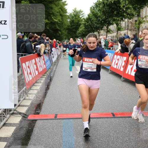 14.06.2026 - REWE Women's Run Strokosch-Dieckow http://msf.ph/oto/9775268 14.06.2026 09:56:25 Ziel 10122, 10563, 10737, 10757, 10774, 10816, 10838, 10867, 10923, 11383, 11491, 11526 meine-sportfotos.de