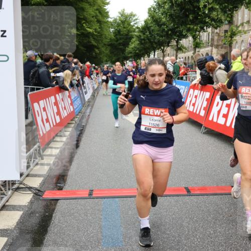 14.06.2026 - REWE Women's Run Strokosch-Dieckow http://msf.ph/oto/9775292 14.06.2026 09:56:25 Ziel 10122, 10563, 10737, 10757, 10774, 10816, 10838, 10867, 10923, 11383, 11491, 11526 meine-sportfotos.de