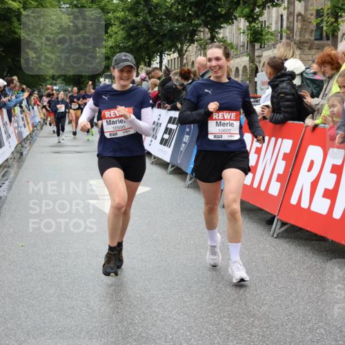 14.06.2026 - REWE Women's Run Strokosch-Dieckow http://msf.ph/oto/9775297 14.06.2026 10:00:20 Ziel 10090, 10602, 10715, 10839, 10840, 10995, 11369 meine-sportfotos.de