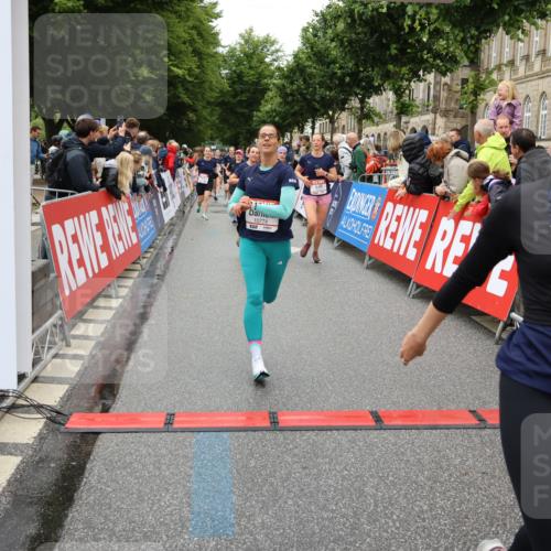 14.06.2026 - REWE Women's Run Strokosch-Dieckow http://msf.ph/oto/9775303 14.06.2026 09:56:26 Ziel 10122, 10563, 10737, 10757, 10774, 10816, 10838, 10867, 10969, 11383, 11491, 11526 meine-sportfotos.de