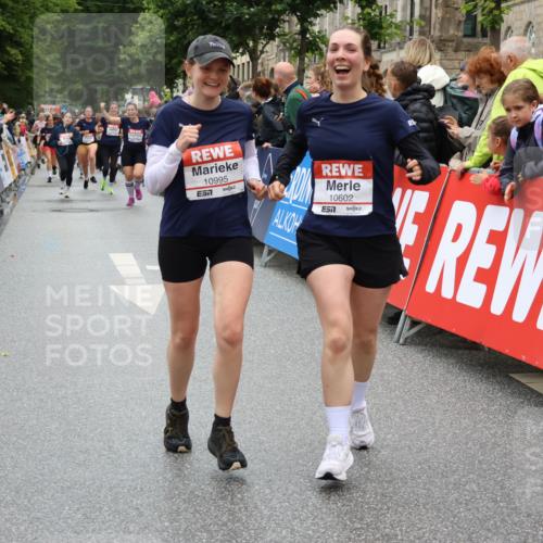 14.06.2026 - REWE Women's Run Strokosch-Dieckow http://msf.ph/oto/9775359 14.06.2026 10:00:21 Ziel 10090, 10602, 10715, 10839, 10840, 10995, 11369 meine-sportfotos.de