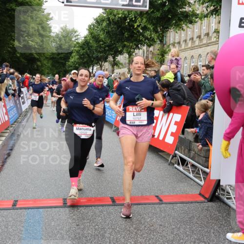 14.06.2026 - REWE Women's Run Strokosch-Dieckow http://msf.ph/oto/9775400 14.06.2026 09:56:29 Ziel 10098, 10112, 10122, 10304, 10563, 10757, 10774, 10816, 10838, 10845, 10867, 10969, 11383, 11399, 11428, 11491, 11515, 11526 meine-sportfotos.de