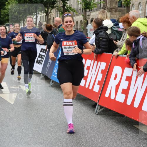 14.06.2026 - REWE Women's Run Strokosch-Dieckow http://msf.ph/oto/9775405 14.06.2026 10:00:25 Ziel 10519, 10566, 10602, 10715, 10756, 10789, 10956, 10995, 11042, 11092, 11171, 11342, 11369, 11414 meine-sportfotos.de