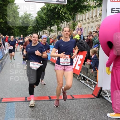 14.06.2026 - REWE Women's Run Strokosch-Dieckow http://msf.ph/oto/9775427 14.06.2026 09:56:29 Ziel 10098, 10112, 10122, 10304, 10563, 10757, 10774, 10816, 10838, 10845, 10867, 10969, 11383, 11399, 11428, 11491, 11515, 11526 meine-sportfotos.de
