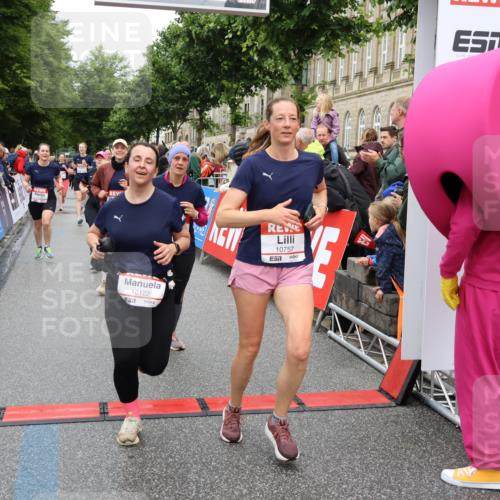 14.06.2026 - REWE Women's Run Strokosch-Dieckow http://msf.ph/oto/9775438 14.06.2026 09:56:29 Ziel 10098, 10112, 10122, 10304, 10563, 10757, 10774, 10816, 10838, 10845, 10867, 10969, 11383, 11399, 11428, 11491, 11515, 11526 meine-sportfotos.de