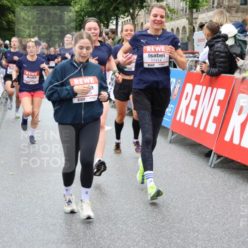 14.06.2026 - REWE Women's Run Strokosch-Dieckow http://msf.ph/oto/9775465 14.06.2026 10:00:27 Ziel 10519, 10566, 10602, 10756, 10789, 10956, 10995, 11042, 11092, 11171, 11342, 11414 meine-sportfotos.de