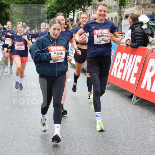 14.06.2026 - REWE Women's Run Strokosch-Dieckow http://msf.ph/oto/9775480 14.06.2026 10:00:27 Ziel 10519, 10566, 10602, 10756, 10789, 10956, 10995, 11042, 11092, 11171, 11342, 11414 meine-sportfotos.de