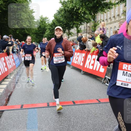 14.06.2026 - REWE Women's Run Strokosch-Dieckow http://msf.ph/oto/9775481 14.06.2026 09:56:30 Ziel 10098, 10112, 10122, 10265, 10304, 10563, 10736, 10757, 10774, 10838, 10845, 10867, 10969, 11383, 11399, 11428, 11491, 11515, 11526 meine-sportfotos.de