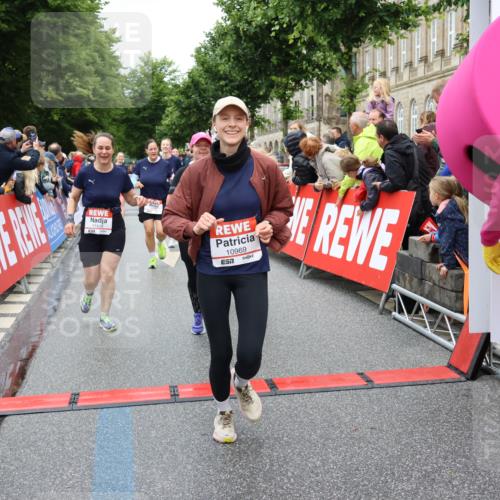 14.06.2026 - REWE Women's Run Strokosch-Dieckow http://msf.ph/oto/9775519 14.06.2026 09:56:31 Ziel 10098, 10112, 10122, 10265, 10304, 10563, 10736, 10757, 10774, 10838, 10845, 10867, 10969, 11383, 11399, 11428, 11491, 11515, 11526 meine-sportfotos.de
