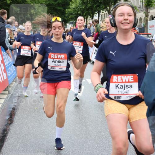 14.06.2026 - REWE Women's Run Strokosch-Dieckow http://msf.ph/oto/9775538 14.06.2026 10:00:28 Ziel 10519, 10566, 10602, 10756, 10789, 10956, 10995, 11042, 11092, 11171, 11342, 11414, 11434 meine-sportfotos.de