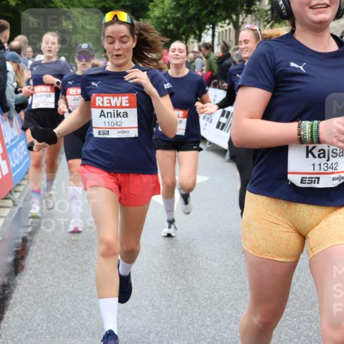 14.06.2026 - REWE Women's Run Strokosch-Dieckow http://msf.ph/oto/9775566 14.06.2026 10:00:28 Ziel 10519, 10566, 10602, 10756, 10789, 10956, 10995, 11042, 11092, 11171, 11342, 11414, 11434 meine-sportfotos.de