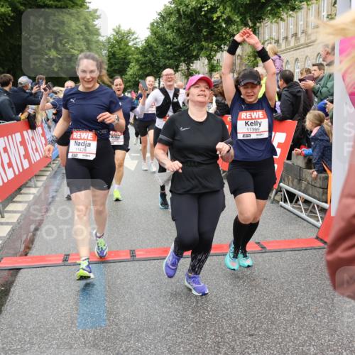 14.06.2026 - REWE Women's Run Strokosch-Dieckow http://msf.ph/oto/9775569 14.06.2026 09:56:31 Ziel 10098, 10112, 10122, 10265, 10304, 10563, 10736, 10757, 10774, 10838, 10845, 10867, 10969, 11383, 11399, 11428, 11491, 11515, 11526 meine-sportfotos.de
