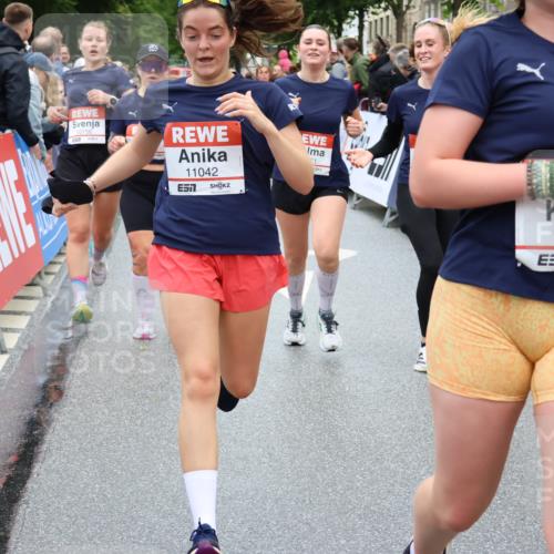 14.06.2026 - REWE Women's Run Strokosch-Dieckow http://msf.ph/oto/9775578 14.06.2026 10:00:28 Ziel 10519, 10566, 10602, 10756, 10789, 10956, 10995, 11042, 11092, 11171, 11342, 11414, 11434 meine-sportfotos.de