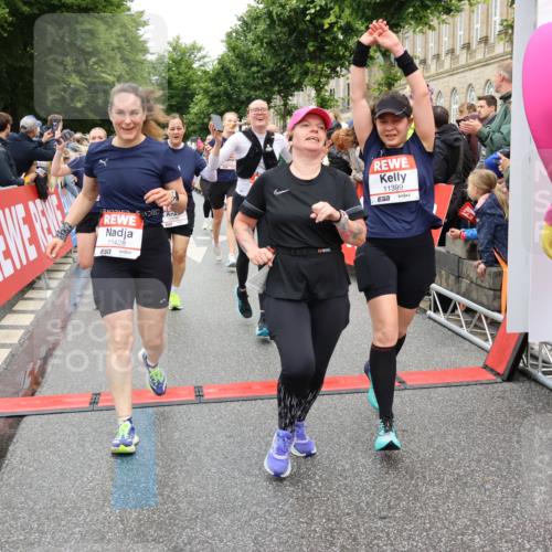 14.06.2026 - REWE Women's Run Strokosch-Dieckow http://msf.ph/oto/9775581 14.06.2026 09:56:32 Ziel 10098, 10112, 10122, 10265, 10304, 10563, 10736, 10757, 10774, 10845, 10867, 10969, 11383, 11399, 11428, 11515, 11526 meine-sportfotos.de