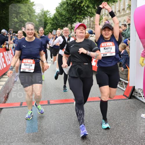14.06.2026 - REWE Women's Run Strokosch-Dieckow http://msf.ph/oto/9775602 14.06.2026 09:56:32 Ziel 10098, 10112, 10122, 10265, 10304, 10563, 10736, 10757, 10774, 10845, 10867, 10969, 11383, 11399, 11428, 11515, 11526 meine-sportfotos.de