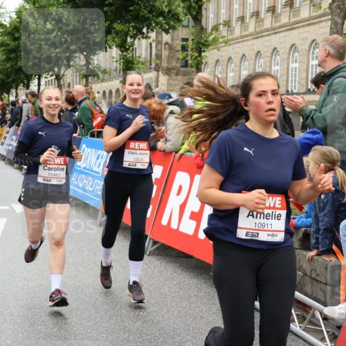 14.06.2026 - REWE Women's Run Strokosch-Dieckow http://msf.ph/oto/9775646 14.06.2026 10:00:34 Ziel 10229, 10300, 10519, 10566, 10756, 10789, 10911, 10956, 11042, 11066, 11092, 11171, 11342, 11414, 11434, 11463 meine-sportfotos.de