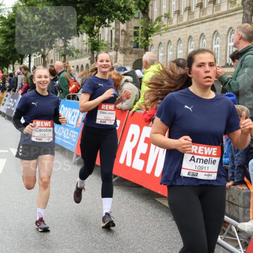 14.06.2026 - REWE Women's Run Strokosch-Dieckow http://msf.ph/oto/9775658 14.06.2026 10:00:34 Ziel 10229, 10300, 10519, 10566, 10756, 10789, 10911, 10956, 11042, 11066, 11092, 11171, 11342, 11414, 11434, 11463 meine-sportfotos.de