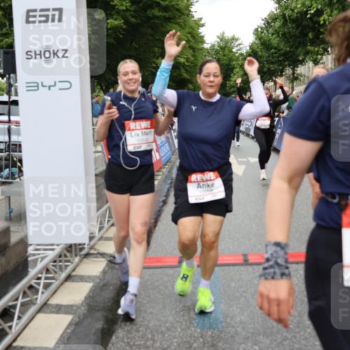 14.06.2026 - REWE Women's Run Strokosch-Dieckow http://msf.ph/oto/9775668 14.06.2026 09:56:33 Ziel 10098, 10112, 10122, 10265, 10304, 10682, 10736, 10757, 10774, 10845, 10867, 10969, 11383, 11399, 11428, 11515 meine-sportfotos.de