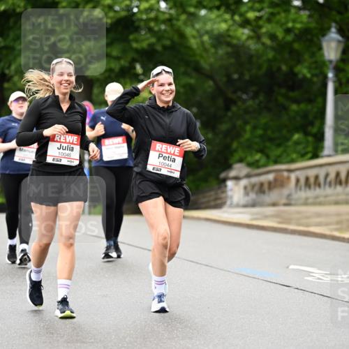 14.06.2026 - REWE Women's Run Dr. Thomas Lammeyer http://msf.ph/oto/9775680 14.06.2026 09:59:15 Laufen 10045, 7, 10044 meine-sportfotos.de