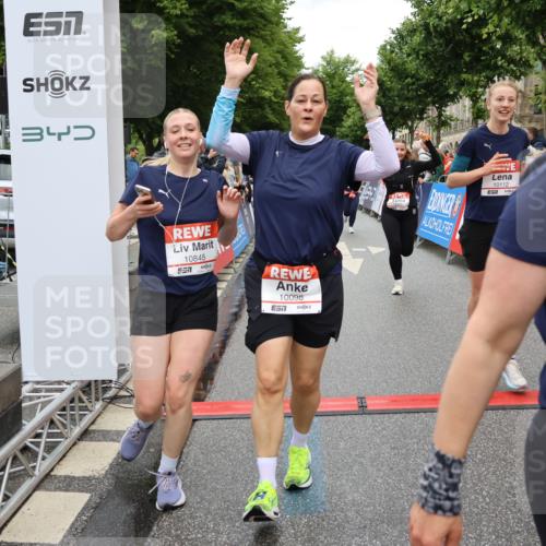 14.06.2026 - REWE Women's Run Strokosch-Dieckow http://msf.ph/oto/9775685 14.06.2026 09:56:33 Ziel 10098, 10112, 10122, 10265, 10304, 10682, 10736, 10757, 10774, 10845, 10867, 10969, 11383, 11399, 11428, 11515 meine-sportfotos.de
