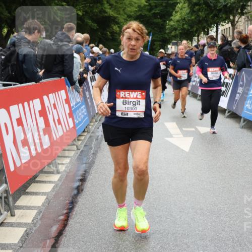 14.06.2026 - REWE Women's Run Strokosch-Dieckow http://msf.ph/oto/9775725 14.06.2026 10:00:37 Ziel 10229, 10300, 10677, 10756, 10911, 10956, 11066, 11092, 11171, 11255, 11434, 11463 meine-sportfotos.de