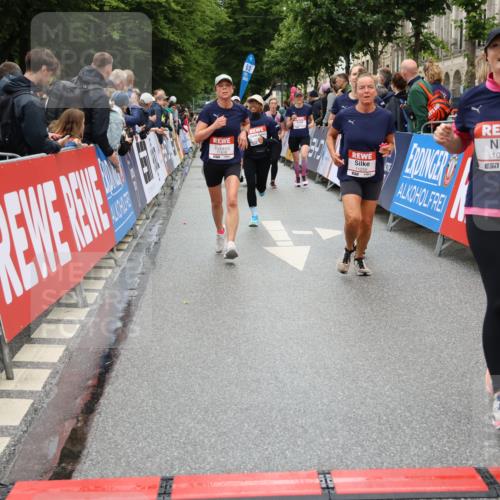 14.06.2026 - REWE Women's Run Strokosch-Dieckow http://msf.ph/oto/9775737 14.06.2026 10:00:40 Ziel 10229, 10300, 10466, 10677, 10911, 11066, 11101, 11255, 11434, 11463, 11518 meine-sportfotos.de